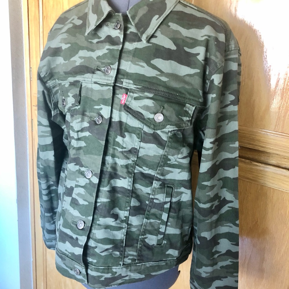 Levi’s Jacket - Picture 3 of 10